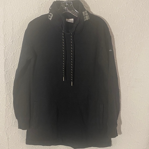 Columbia Tops - Columbia Black Sportswear Pullover Logo Heavy Back Collar Women’s Medium